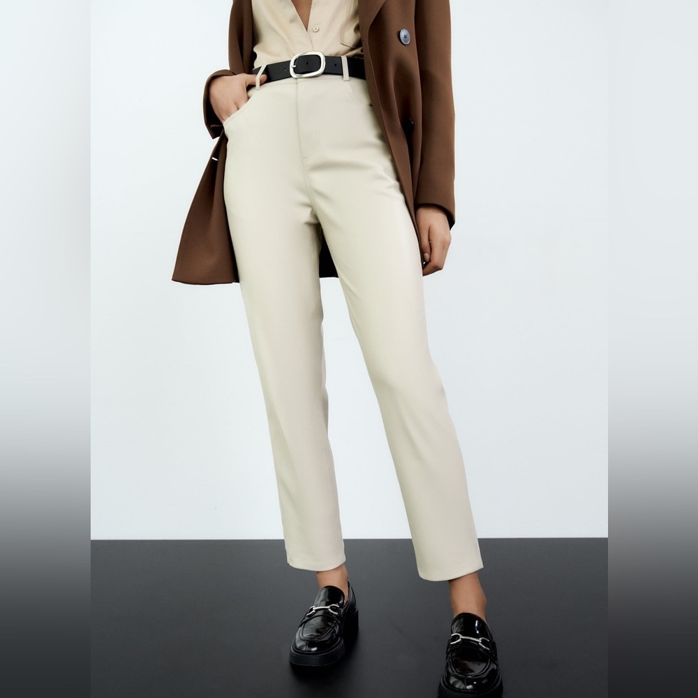 Zara cream faux leather mom fit pants Womens size 2